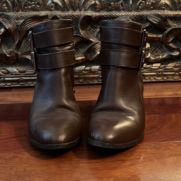 Anne Klein brown booties with gold hardware - Picture 3 of 6